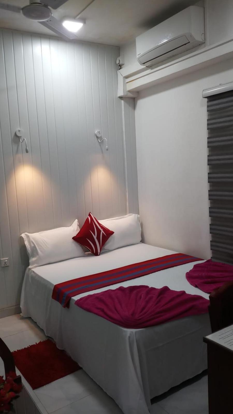 Wish Residence Seaside, Near Durdans & Vasan Eye Care Hospital, Colombo 3 Exterior foto